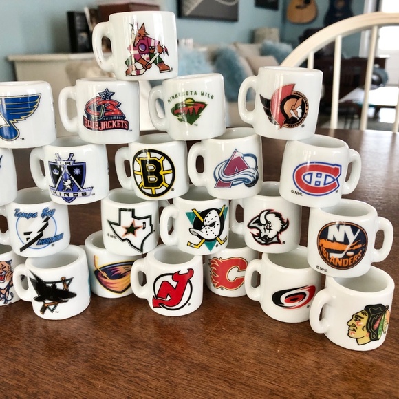 NHL, Hockey, Mini Mugs, Set of 26, Double Sided Print, Good Condition - Picture 5 of 14